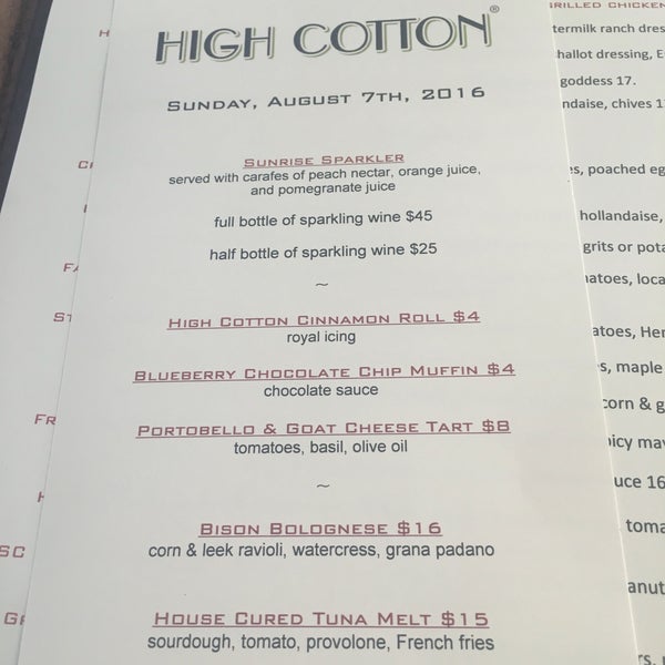 Foto scattata a High Cotton Restaurant da Angie G. il 8/7/2016