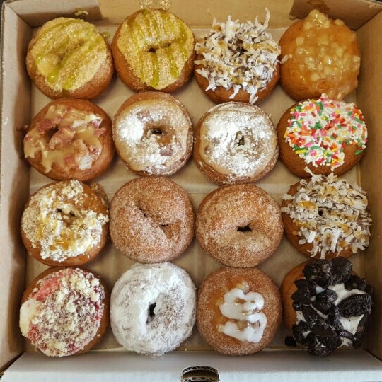 Foto scattata a DaVinci’s Donuts da The Bite Life w. il 3/20/2016