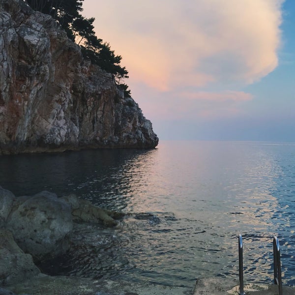 รูปภาพถ่ายที่ Hotel Dubrovnik Palace โดย Anastasia V. เมื่อ 6/11/2019