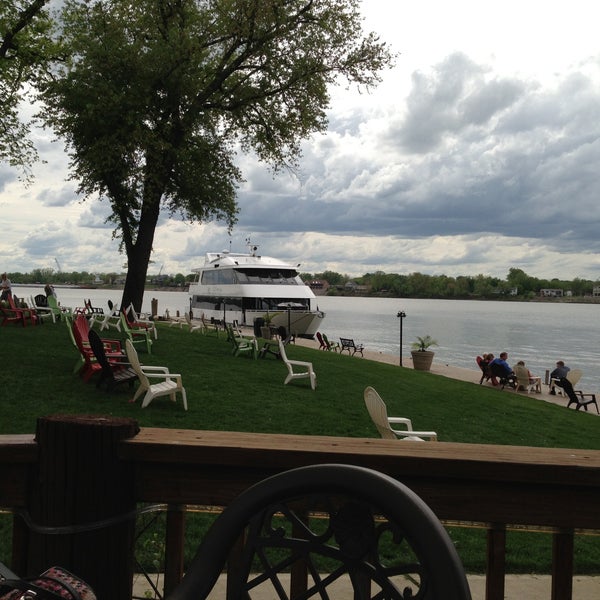Photo taken at Captains Quarters Riverside Grille by Tanya D. on 5/3/2013