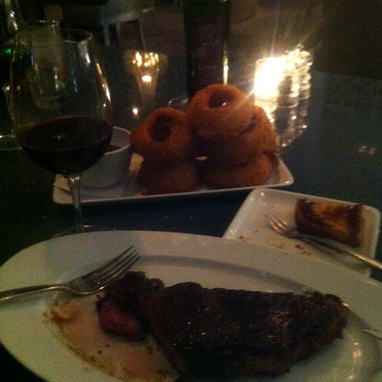 Foto tirada no(a) Modern Steak por Alex T. em 11/24/2012