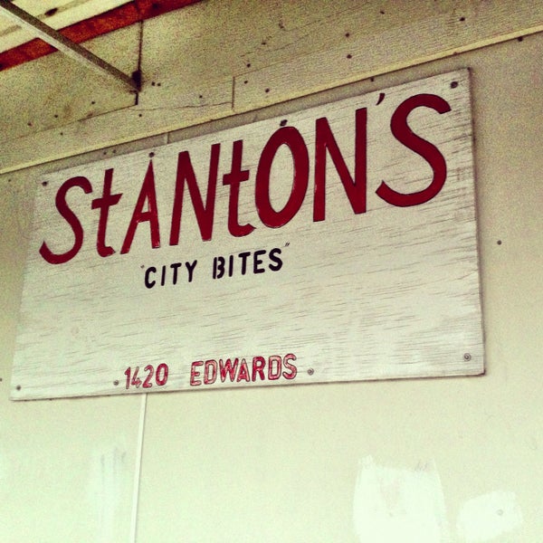 Foto tirada no(a) Stanton&#39;s City Bites por Aimee W. em 4/17/2013