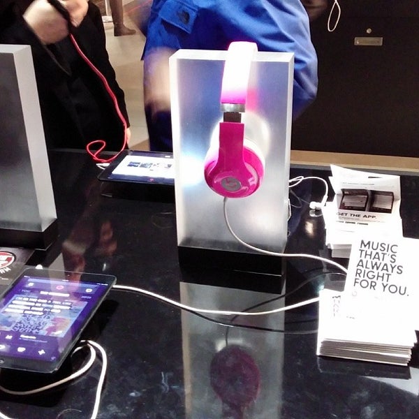 Photo taken at Beats By Dre Store by Ian R. on 2/1/2014