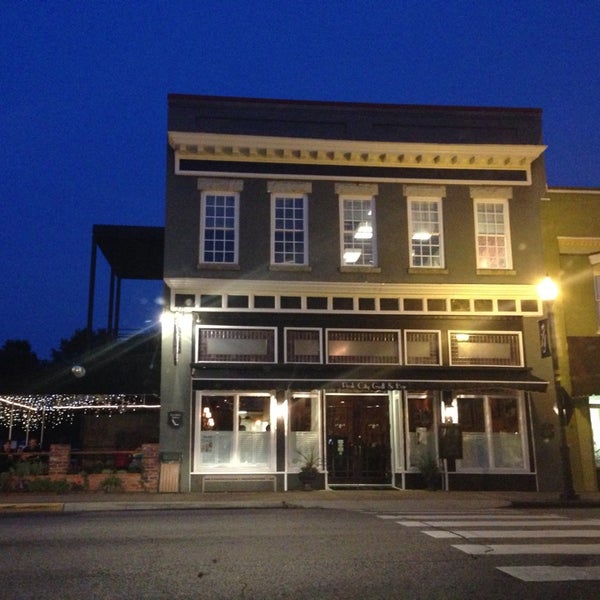 6/28/2013 tarihinde Mandeep L.ziyaretçi tarafından The Peak City Grill &amp; Bar'de çekilen fotoğraf