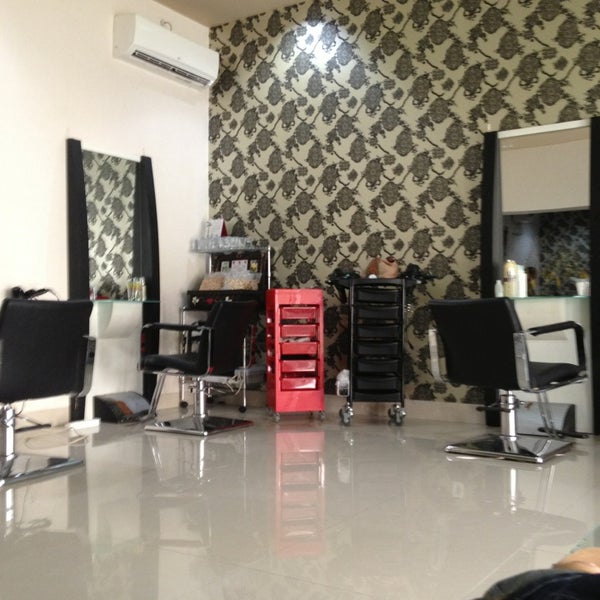 MAYSTAR BEAUTY SALON from spain (facial-bust-slimming-spa-hair-cafe) - makassar MAYSTAR BEAUTY SALON from spain (facial-bust-slimming-spa-hair-cafe) - makassar