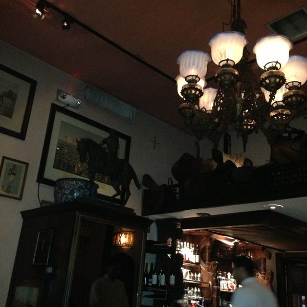 Das Foto wurde bei 1789 Restaurant von Leslie S. am 5/30/2013 aufgenommen
