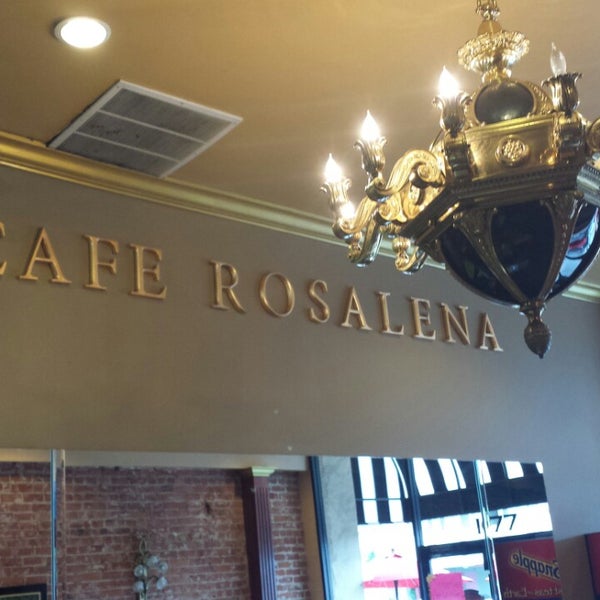 รูปภาพถ่ายที่ Cafe Rosalena โดย Rowdy R. เมื่อ 4/4/2014