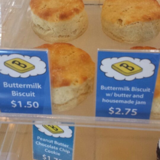 Foto tirada no(a) Buttercloud Bakery &amp; Cafe por Trish T. em 8/30/2013