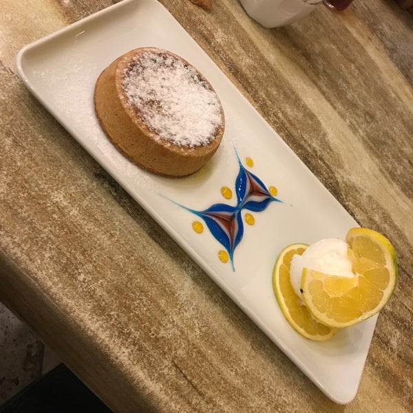 11/6/2019에 İlkay G.님이 LimonH₂O Cafe Bistro에서 찍은 사진