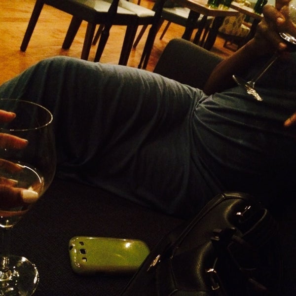 Das Foto wurde bei The Pursuit Wine Bar von Stacey am 8/2/2014 aufgenommen