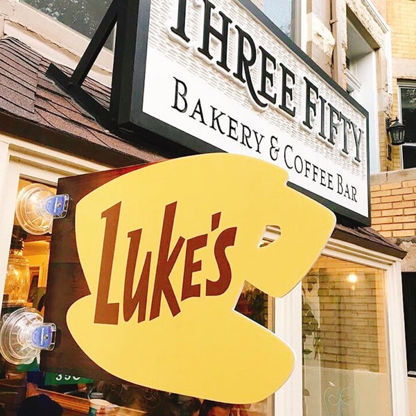 10/5/2016 tarihinde Staceyziyaretçi tarafından Three Fifty Bakery and Coffee Bar'de çekilen fotoğraf