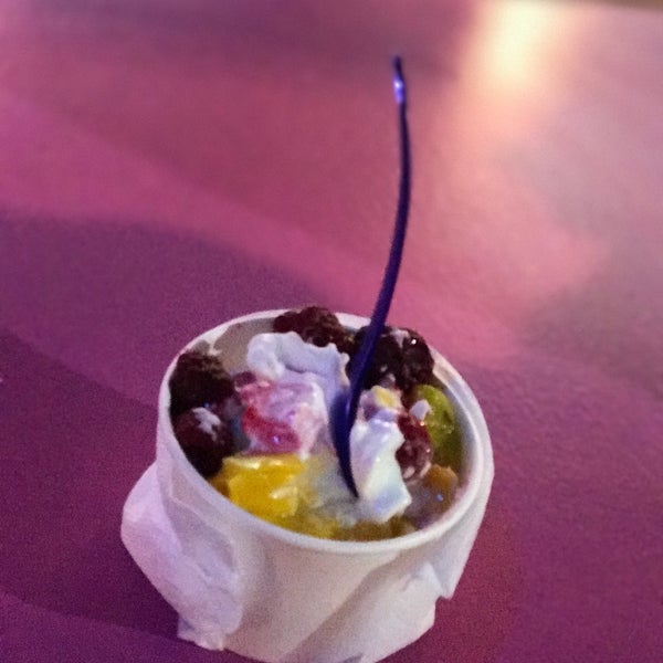 8/26/2017에 Dragos M.님이 YAOURTAKI - Frozen Yogurt - Ice Cream - Coffee - Smoothie에서 찍은 사진