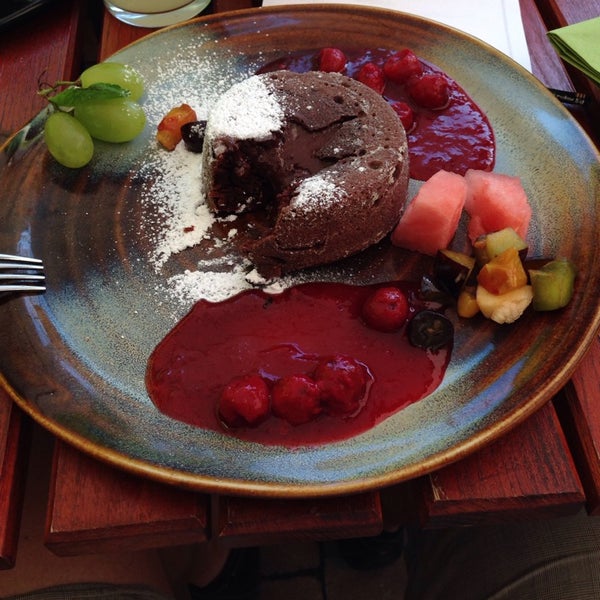7/18/2014にAndras K.がOliva Restaurantで撮った写真