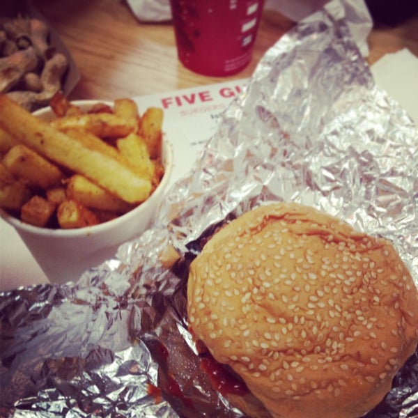 Photo taken at Five Guys by Chlöe W. on 12/10/2013