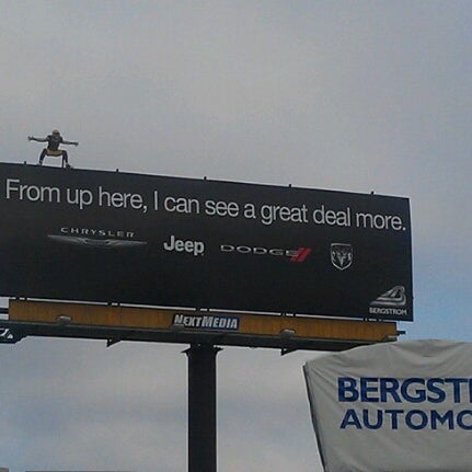 12/8/2012にJoseph L.がBergstrom Chrysler Dodge Jeep Ram of Oshkoshで撮った写真