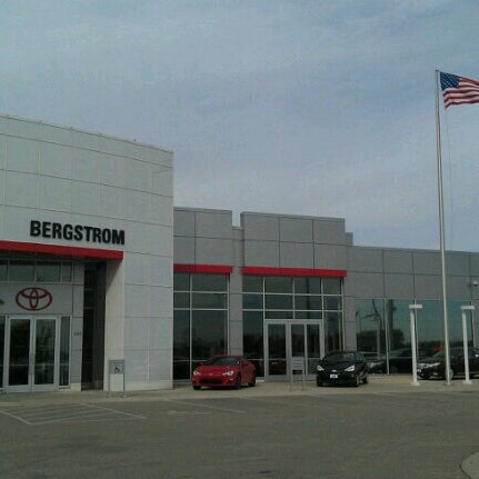 10/5/2012에 Joseph L.님이 Bergstrom Toyota Scion of Oshkosh에서 찍은 사진