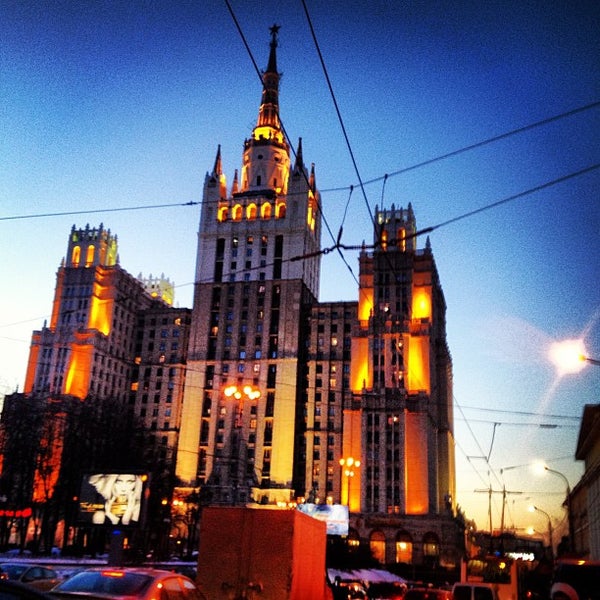 Баррикадная метро