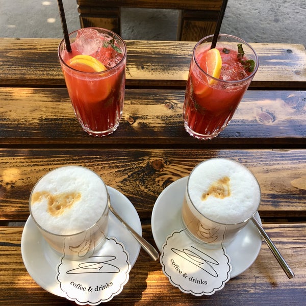 Foto scattata a Záhir Coffee &amp; Drinks da Roman N. il 7/9/2018