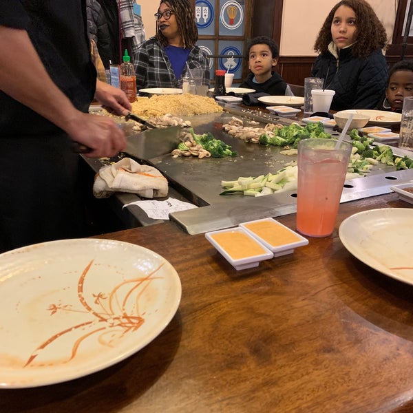 Das Foto wurde bei Sakura Japanese Steak, Seafood House &amp; Sushi Bar von Yvonne K. am 12/21/2019 aufgenommen