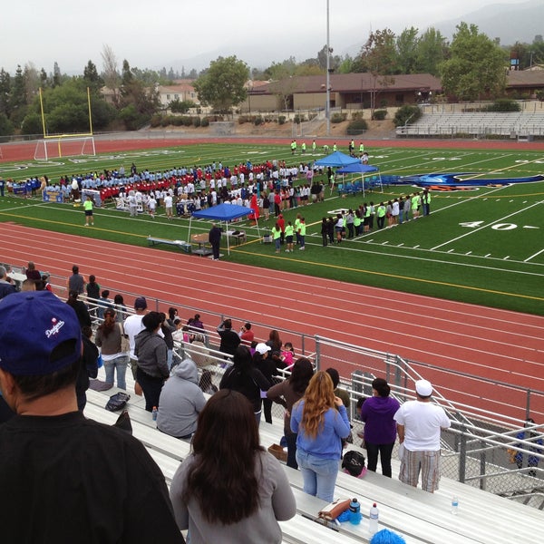 Duarte High School 2 tavsiye