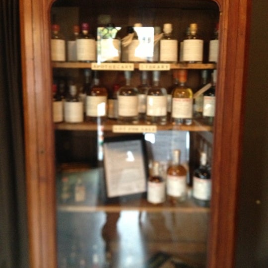 10/31/2012에 Darryl B.님이 House Spirits Distillery에서 찍은 사진