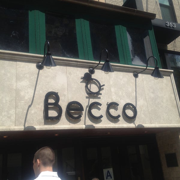 รูปภาพถ่ายที่ Becco โดย Ryan Deluca เมื่อ 4/22/2013