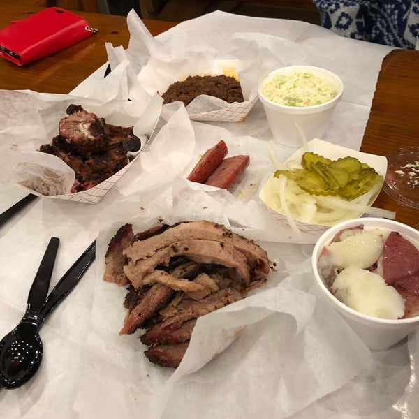 Photo taken at Rudy&#39;s Country Store &amp; Bar-B-Q by Jeff S. on 1/9/2018