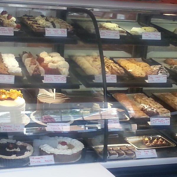 Photo taken at Sugar Benders Bakery by Amara K. on 10/8/2013