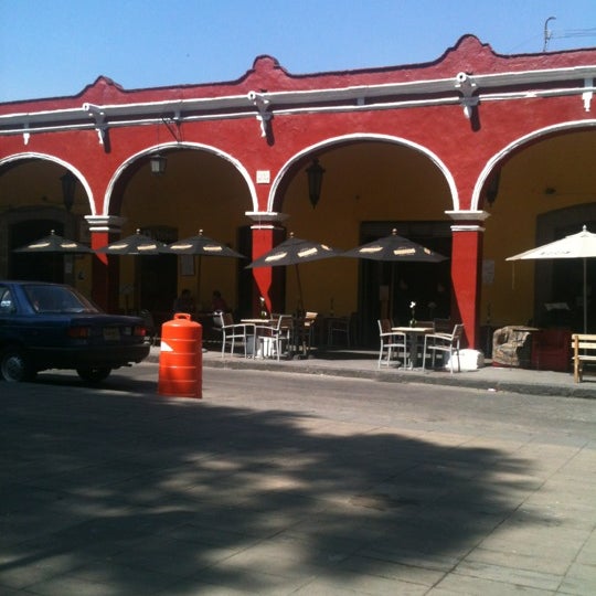 รูปภาพถ่ายที่ Fonda La Parroquia โดย José M. เมื่อ 10/16/2012