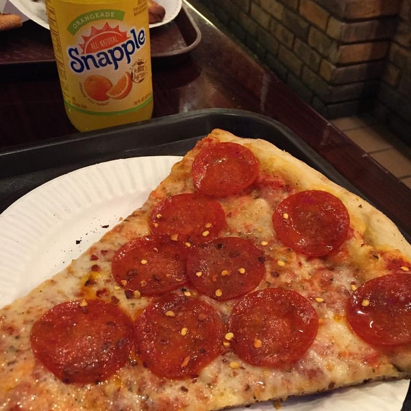 Bella Napoli Pizza Place in Chelsea