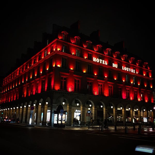 Снимок сделан в La Brasserie du Louvre пользователем Andrea R. 12/22/2015