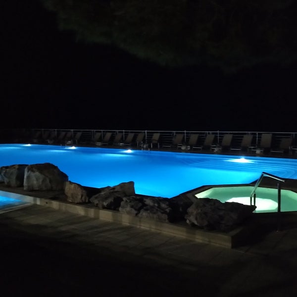 รูปภาพถ่ายที่ Hotel Dubrovnik Palace โดย Joanna B. เมื่อ 6/11/2019