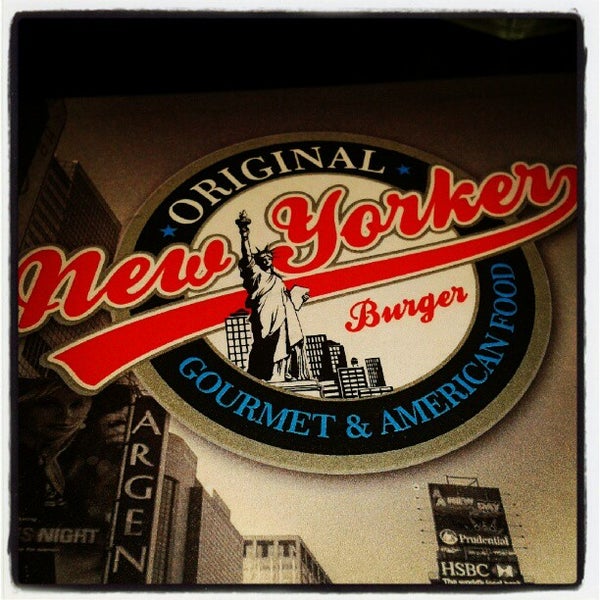 Photo taken at New Yorker Burger by Silvana A. on 12/29/2012