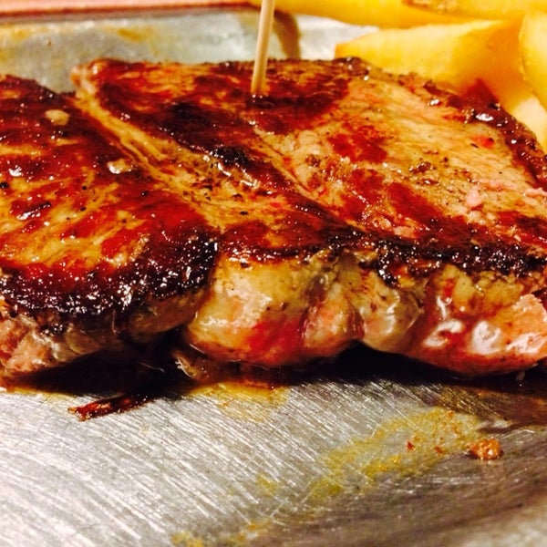 Hoss's Steak & Sea House Steakhouse in Shamokin Dam