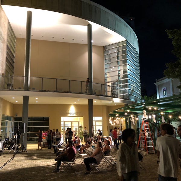 Foto tirada no(a) Conservatorio de Música de Puerto Rico por Carlos O. em 10/30/2019