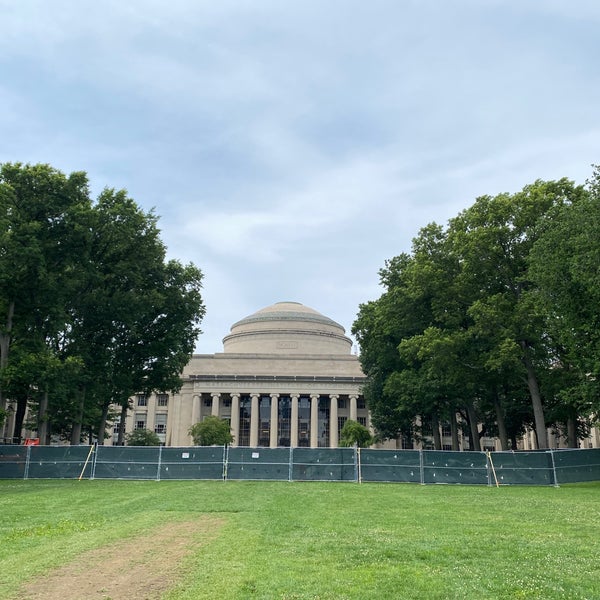 Foto diambil di Massachusetts Institute of Technology (MIT) oleh Kelly K. pada 7/16/2022