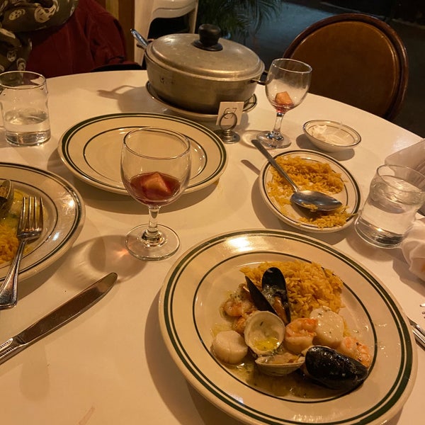 Das Foto wurde bei Sevilla Restaurant von Kelly K. am 11/15/2020 aufgenommen