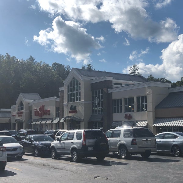 Ingles Market Grocery Store in Cashiers