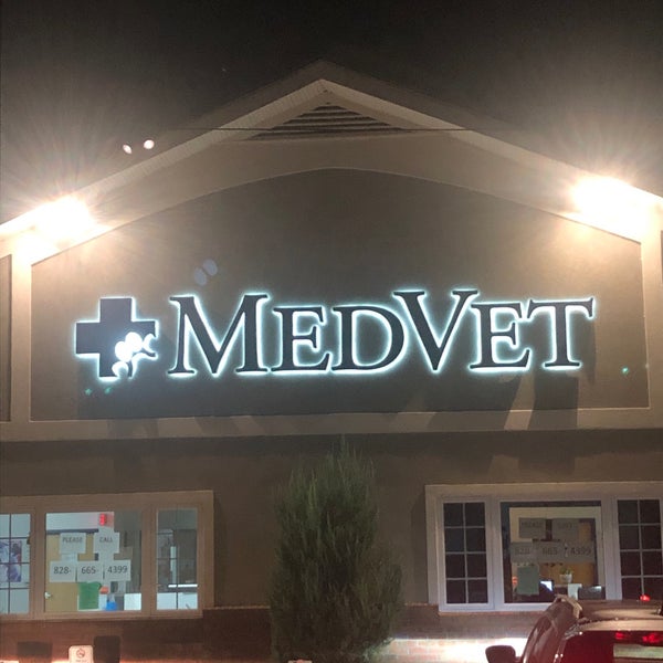 Regional Emergency Animal Care Hospital of Asheville (R.E.A.C.H.) and