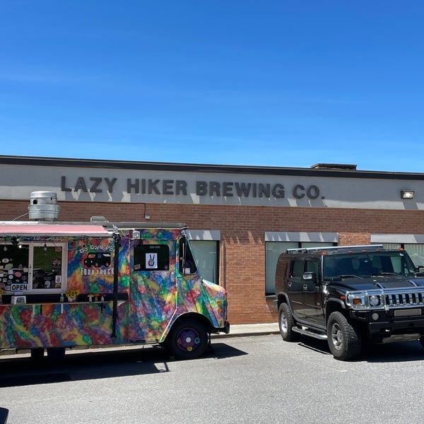 Photo taken at Lazy Hiker Brewing Co. by Vince L. on 5/1/2021