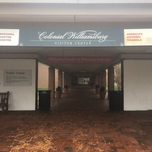 รูปภาพถ่ายที่ Colonial Williamsburg Regional Visitor Center โดย Vince L. เมื่อ 12/20/2018