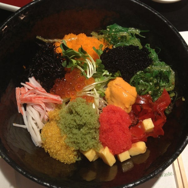 Снимок сделан в A-won Japanese Restaurant пользователем Jen P. 3/23/2013