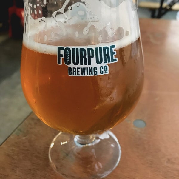 Foto diambil di Fourpure Brewing Co. oleh Mike R. pada 1/19/2019