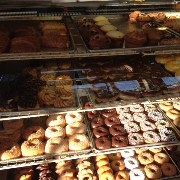 1/19/2014にJason M.がHappy Donutsで撮った写真