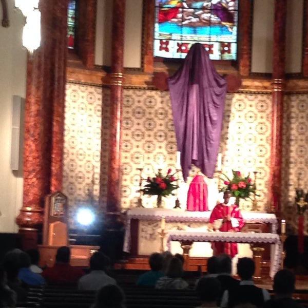 4/13/2014 tarihinde Olivia Carolyn S.ziyaretçi tarafından Ave Maria Gift Shop At St. Mary&#39;s Cathedral'de çekilen fotoğraf
