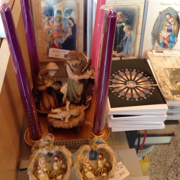 12/15/2013 tarihinde Olivia Carolyn S.ziyaretçi tarafından Ave Maria Gift Shop At St. Mary&#39;s Cathedral'de çekilen fotoğraf