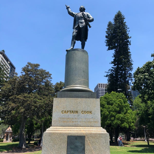 Captain Cook Statue Monument Landmark In Hyde Park