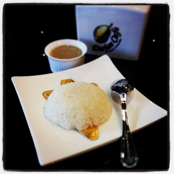 Foto scattata a Durian Cafe da Arianto il 10/19/2013