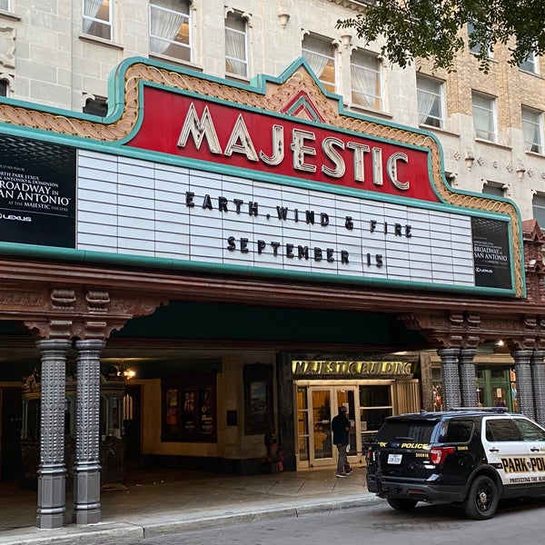 Foto diambil di The Majestic Theatre oleh Tim Y. pada 8/26/2021
