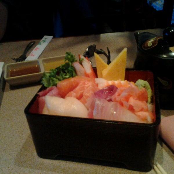 Foto diambil di Kyoto Sushi &amp; Steak oleh Kolika T. pada 5/15/2013